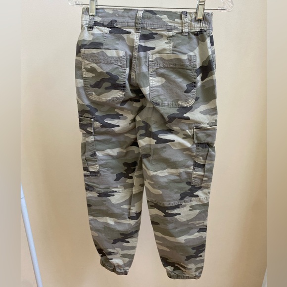 American Eagle camo cargo jogger pants - Picture 3 of 8